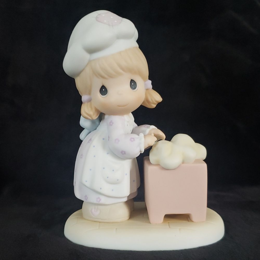 Vintage Precious Moments "We Knead You Grandma" Figurine #679844 (1999)